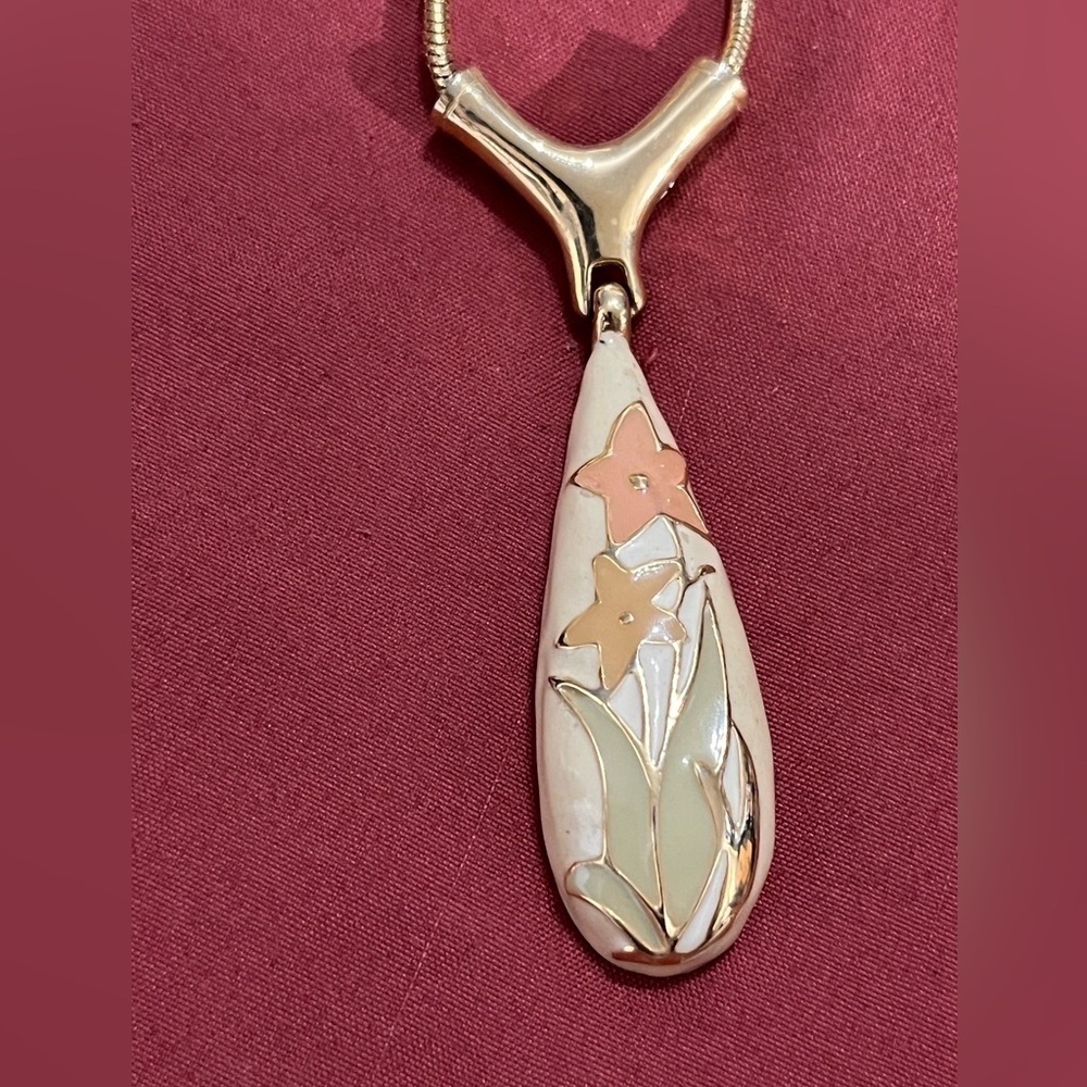 Flower necklace